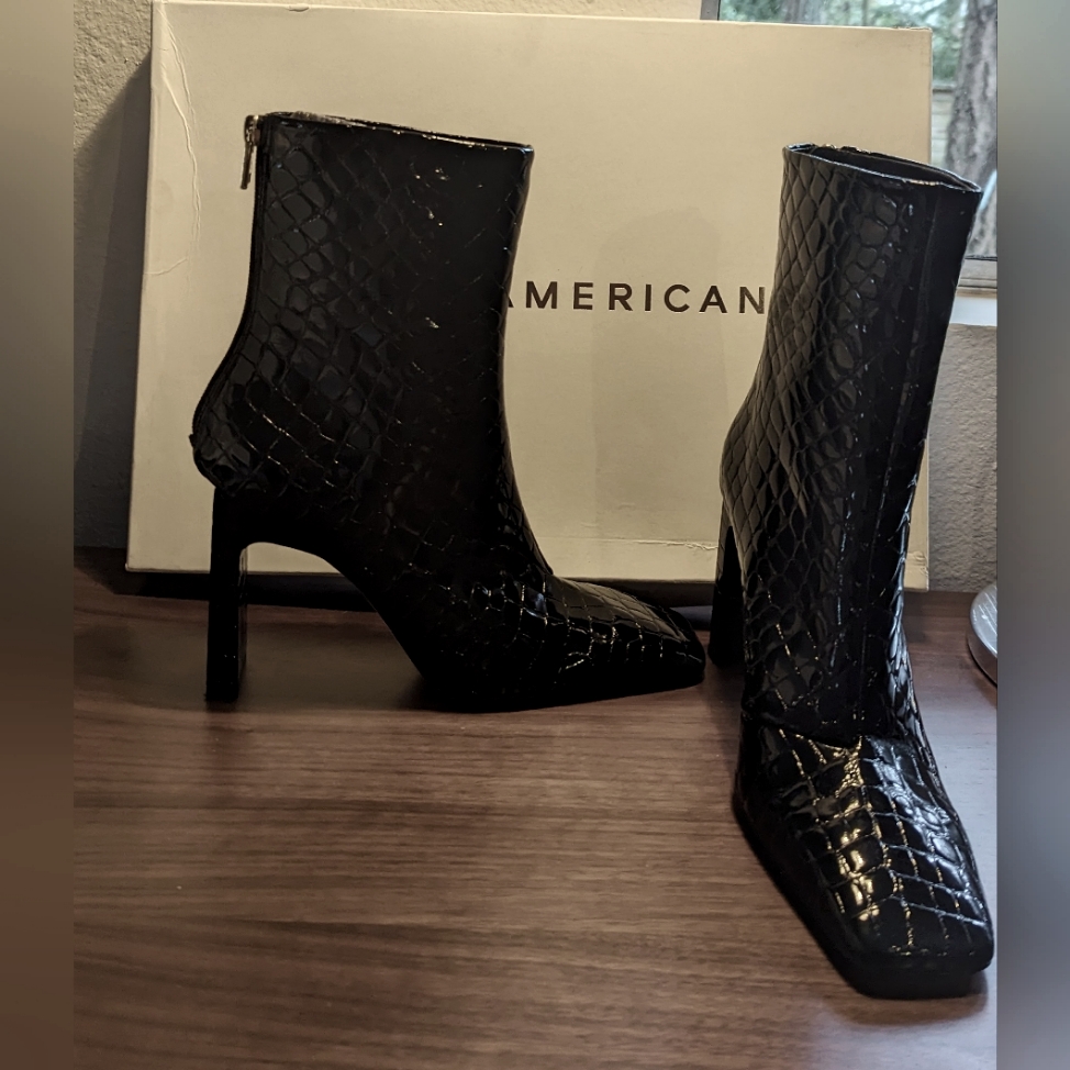 Good American Black Croc-Embossed Pointed Square Toe Ankle Boots